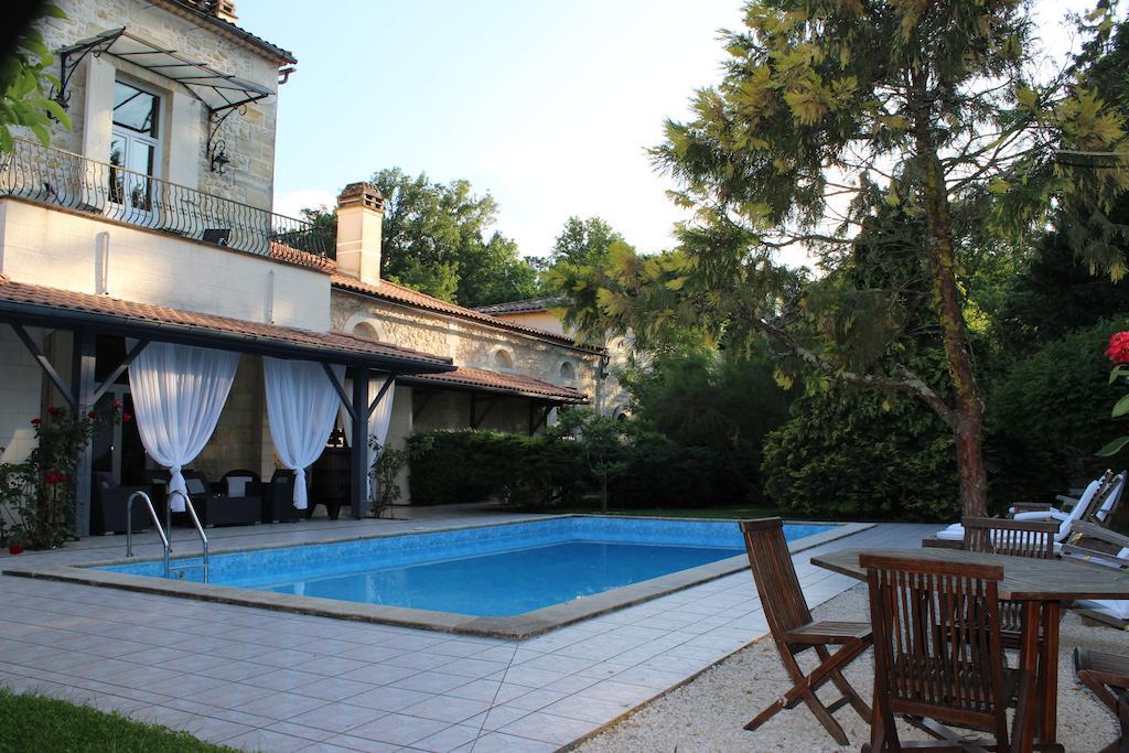 Chateau La Moune Bed & Breakfast 5*